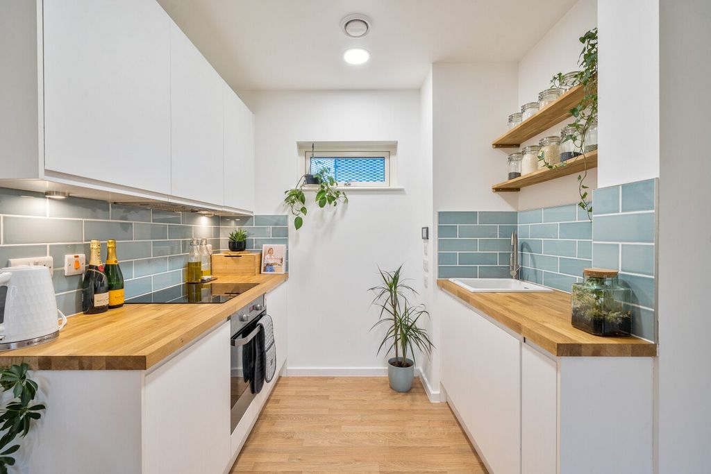 Property photo 3 of 24 Picture No. 23