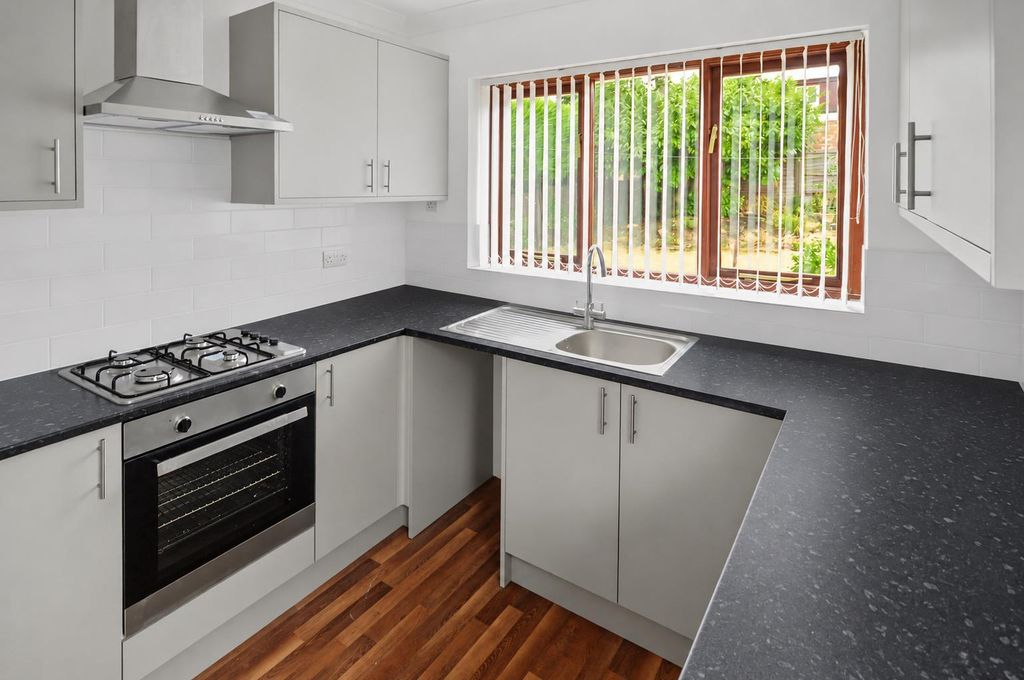 Property photo 3 of 12 Kitchen (2).Png