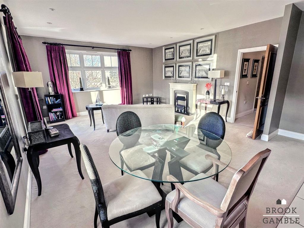 Property photo 3 of 26 01323 438506
