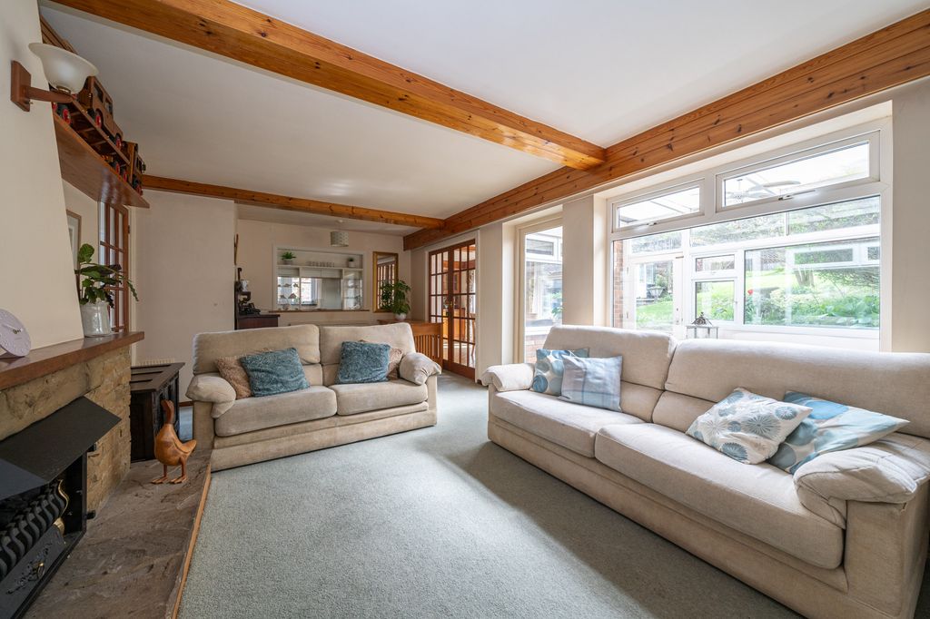 Property photo 3 of 19