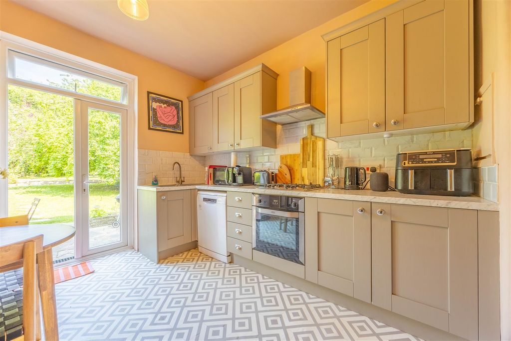Property photo 2 of 23 Kitchen