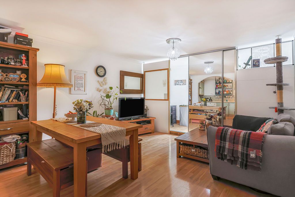 Property photo 3 of 14