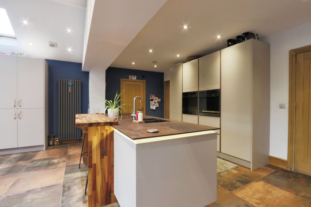 Property photo 2 of 14 Kitchen/Dining Room