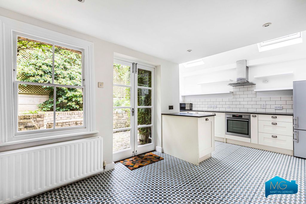 Property photo 2 of 27 Picture No. 42