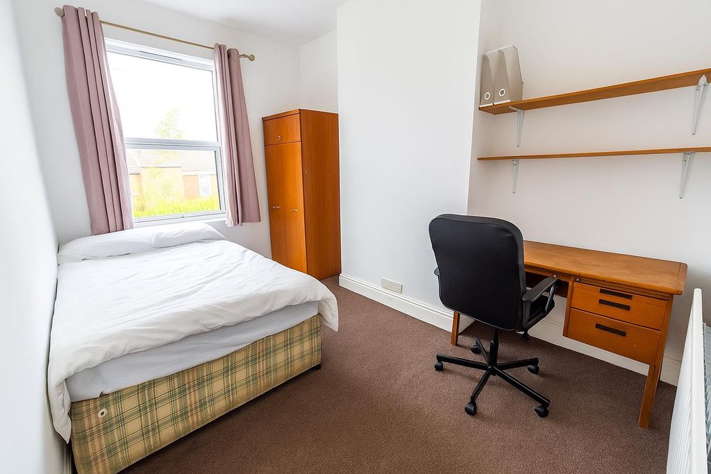 Property photo 3 of 8 Chatgpt Image Nov 3, 2025, 08_51_29 Am.Png