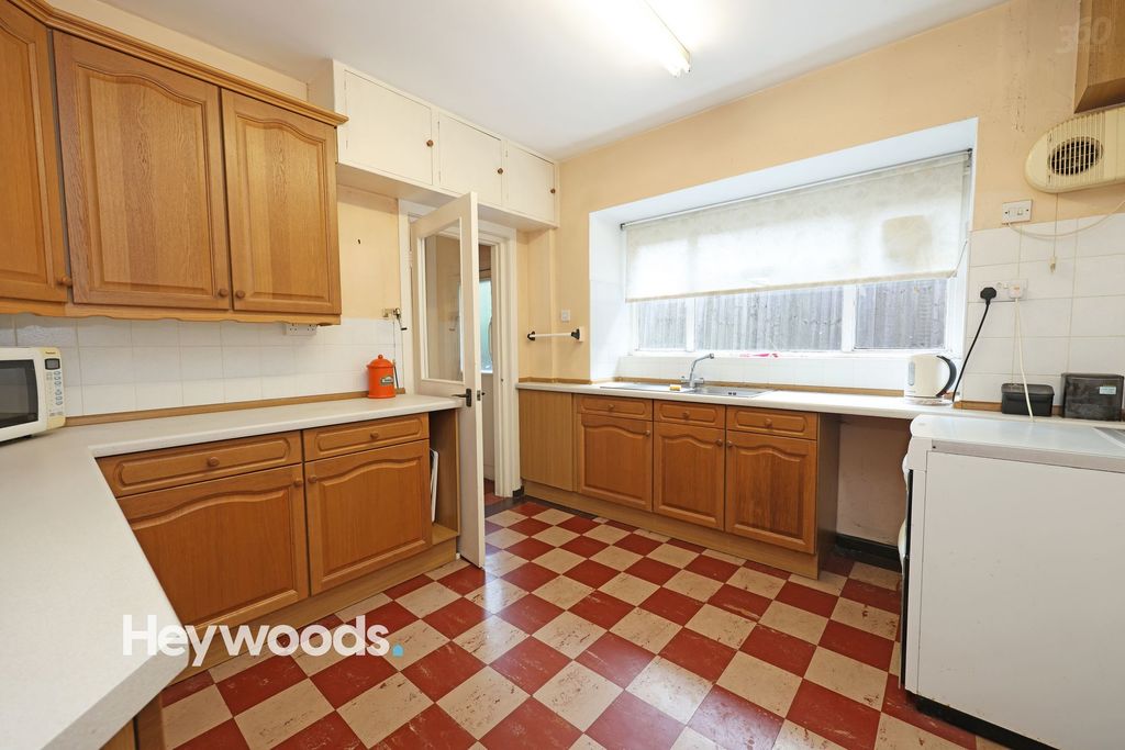 Property photo 3 of 31