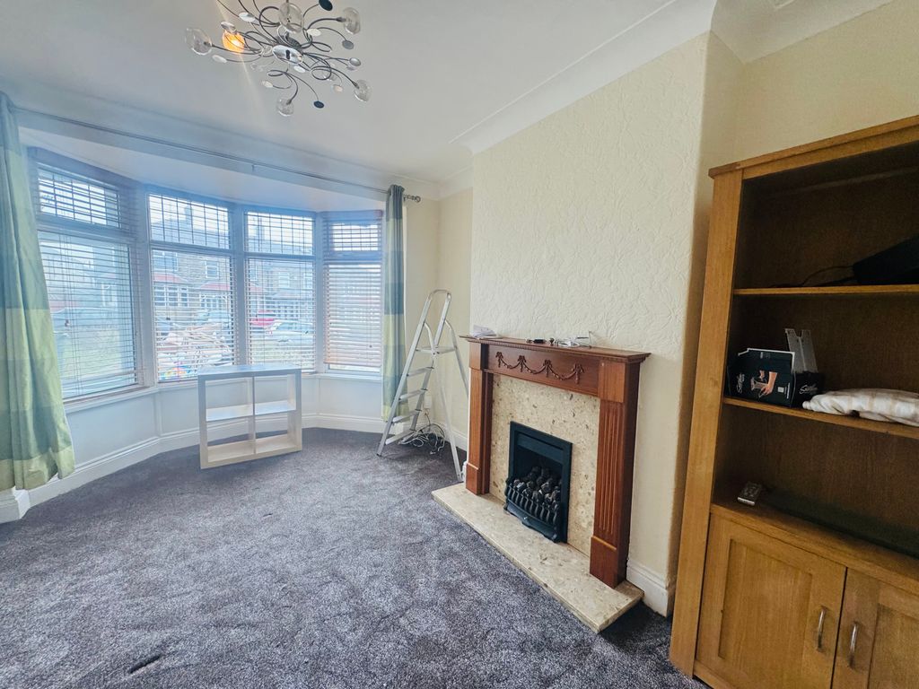 Property photo 3 of 8 Dining Room