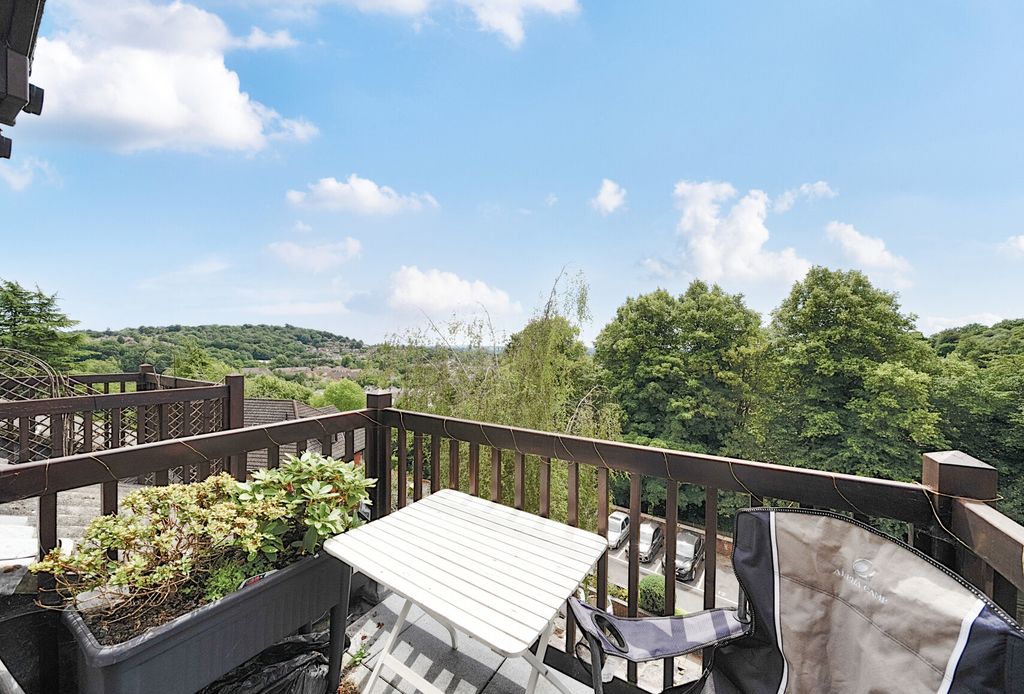 Property photo 1 of 10 1319105-7-6867Ba8...