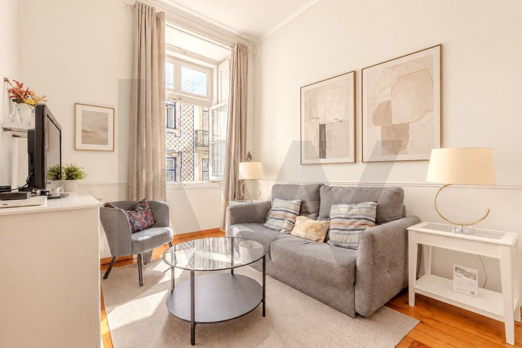 Property photo 1 of 33 Furnished Two-Room Flat In An Excellent Location In Baixa Pombalina, With Al Licence