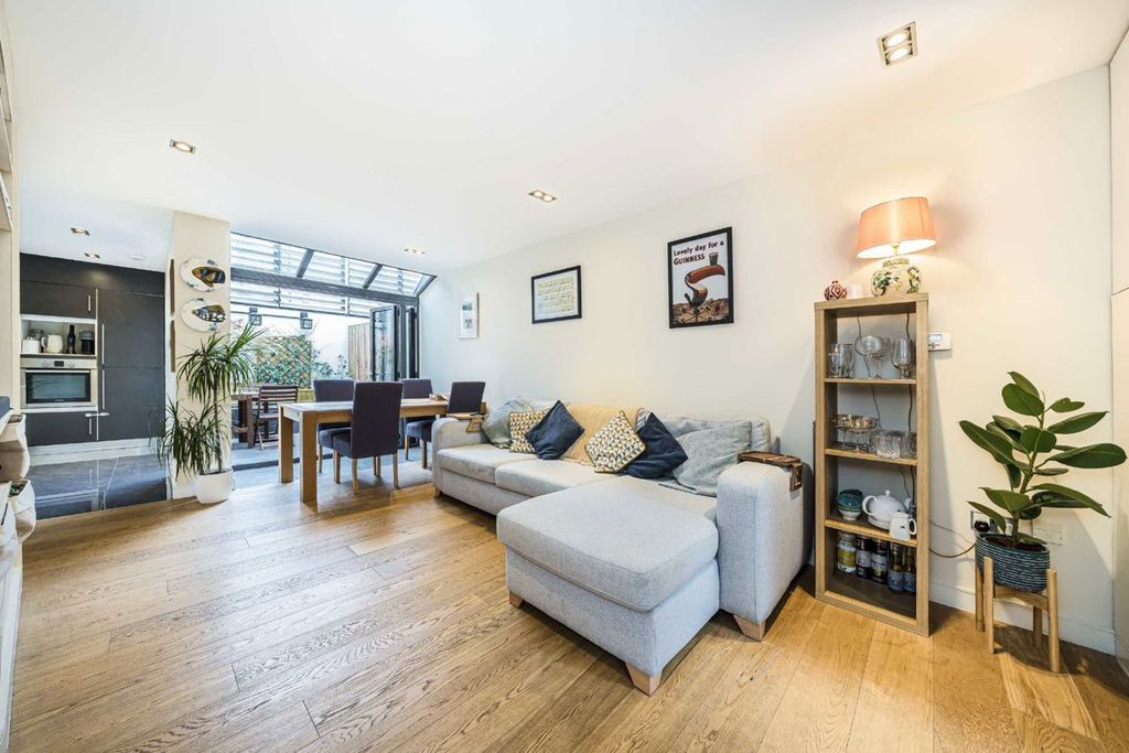 Property photo 2 of 11