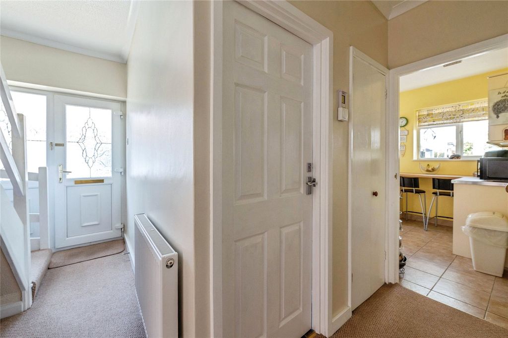 Property photo 2 of 17 Entrance