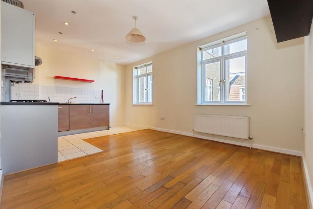 Property photo 2 of 6