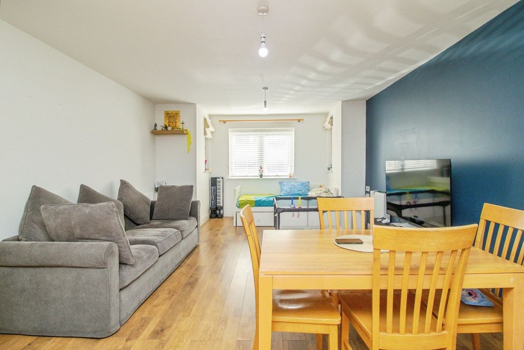 Property photo 3 of 15 Pbox-Img.Jpg