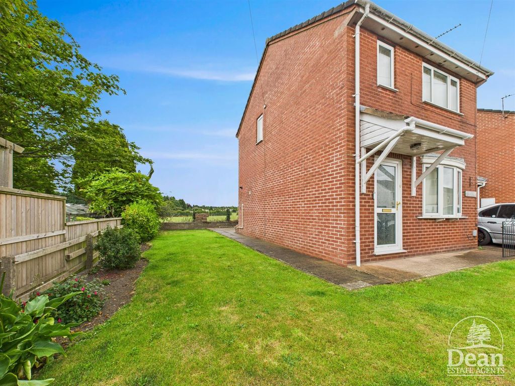 Property photo 2 of 11