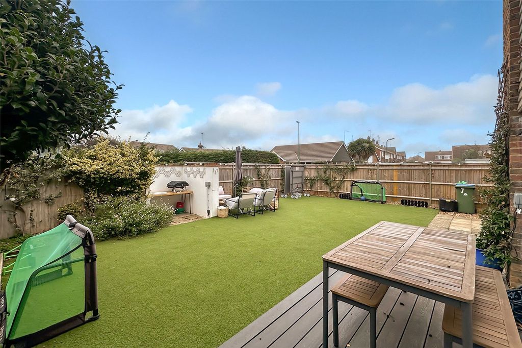 Property photo 3 of 23 Picture No. 20