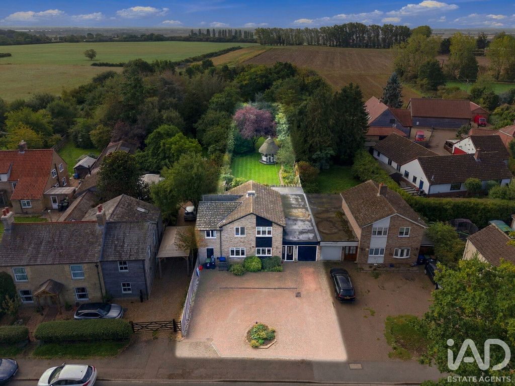 Property photo 1 of 48