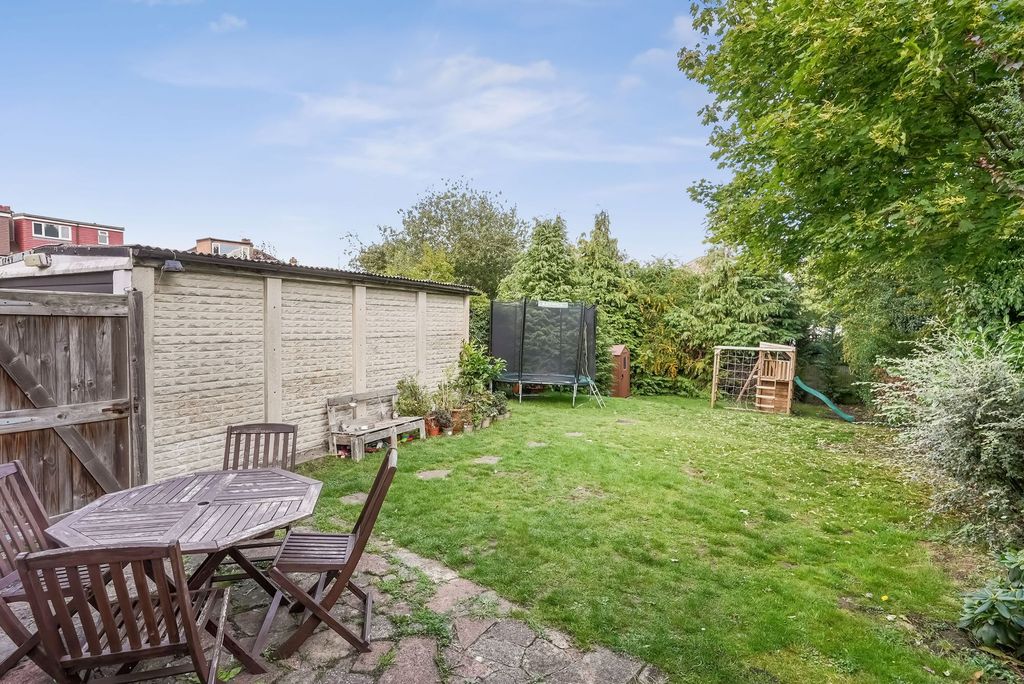 Property photo 3 of 17