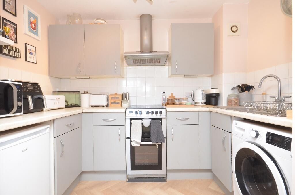 Property photo 3 of 8