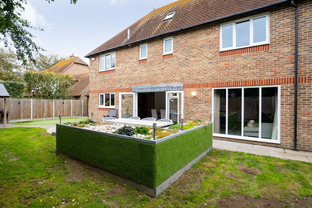 Property photo 3 of 19