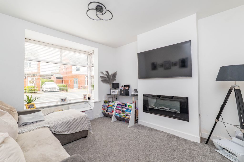 Property photo 3 of 11 Living Room