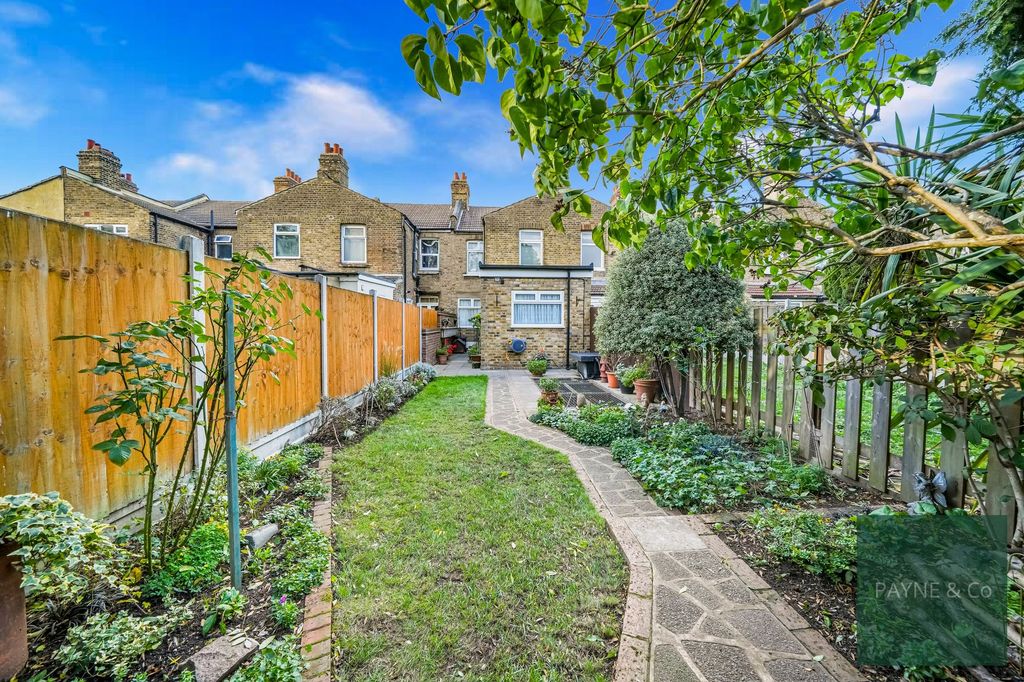 Property photo 2 of 22