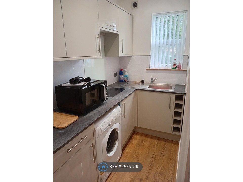 Property photo 1 of 7 Kitchen