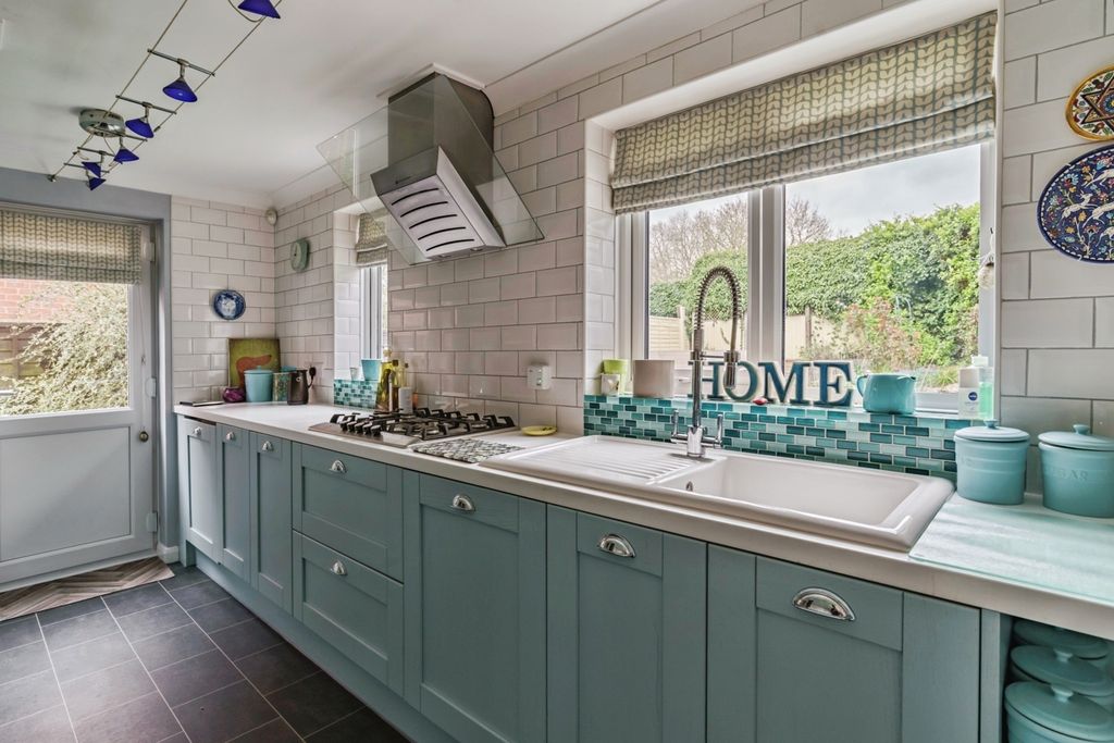 Property photo 2 of 25 Pbox-Img.Jpg