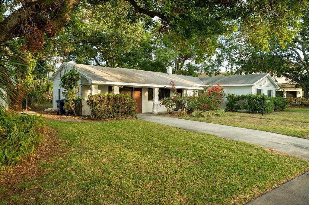 Property photo 1 of 11