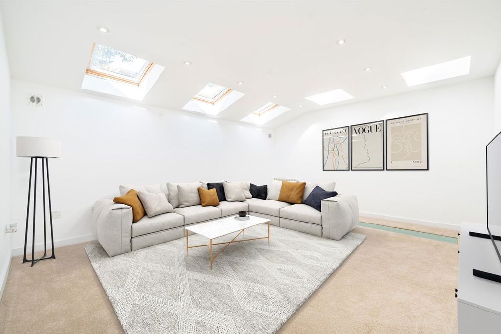 Property photo 2 of 5