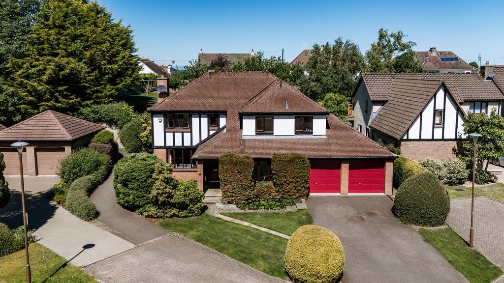 Property photo 1 of 23