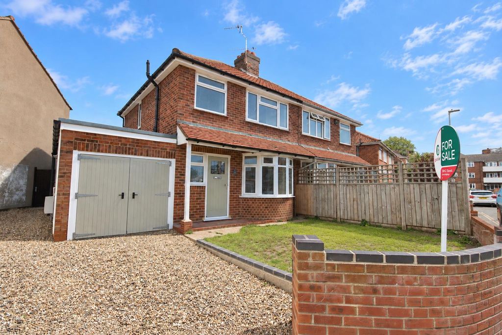 Property photo 1 of 42 182Bcd6F-7580-4F23-Bb9d-0165Feebb722.Png
