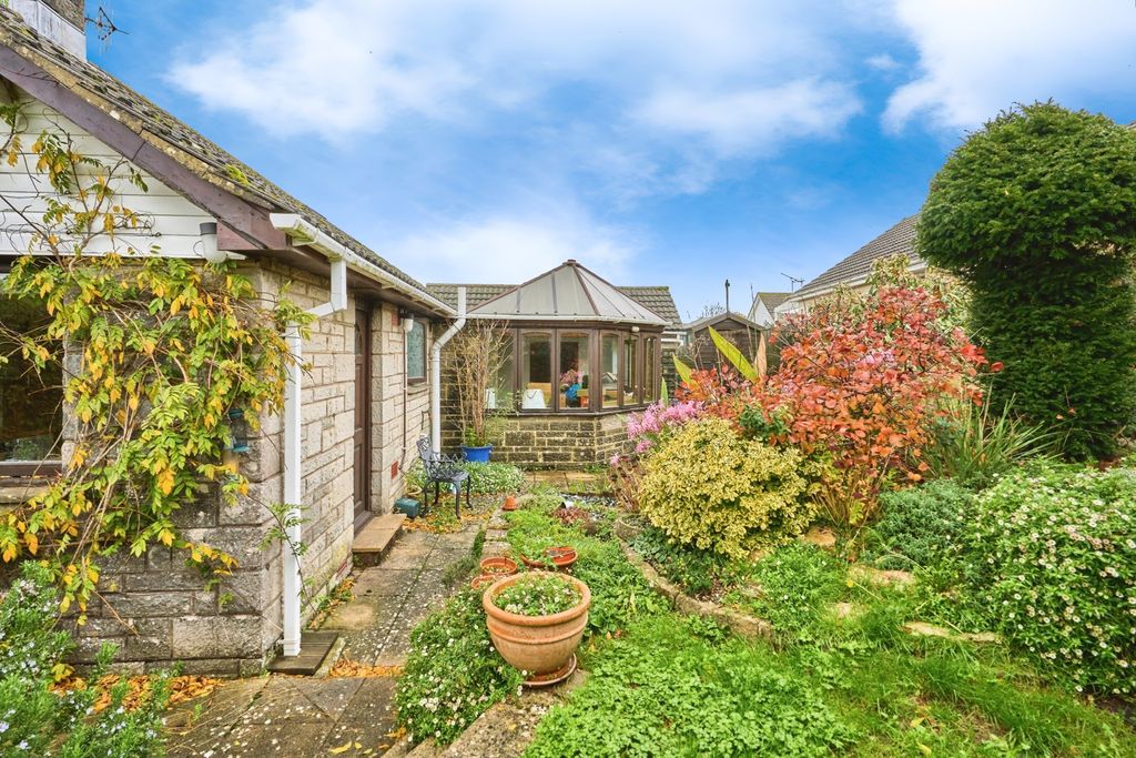 Property photo 2 of 17 Photo