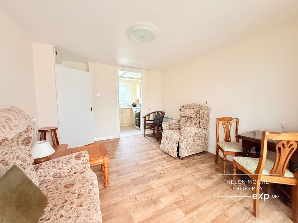 Property photo 2 of 9