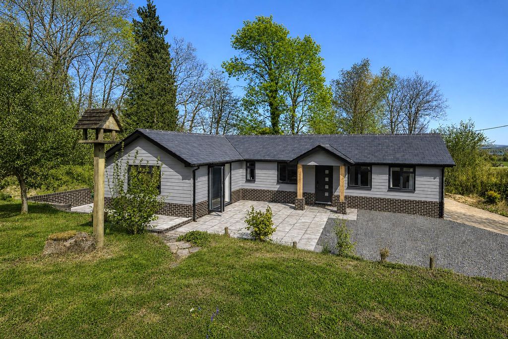 Property photo 1 of 18 Side Elevation