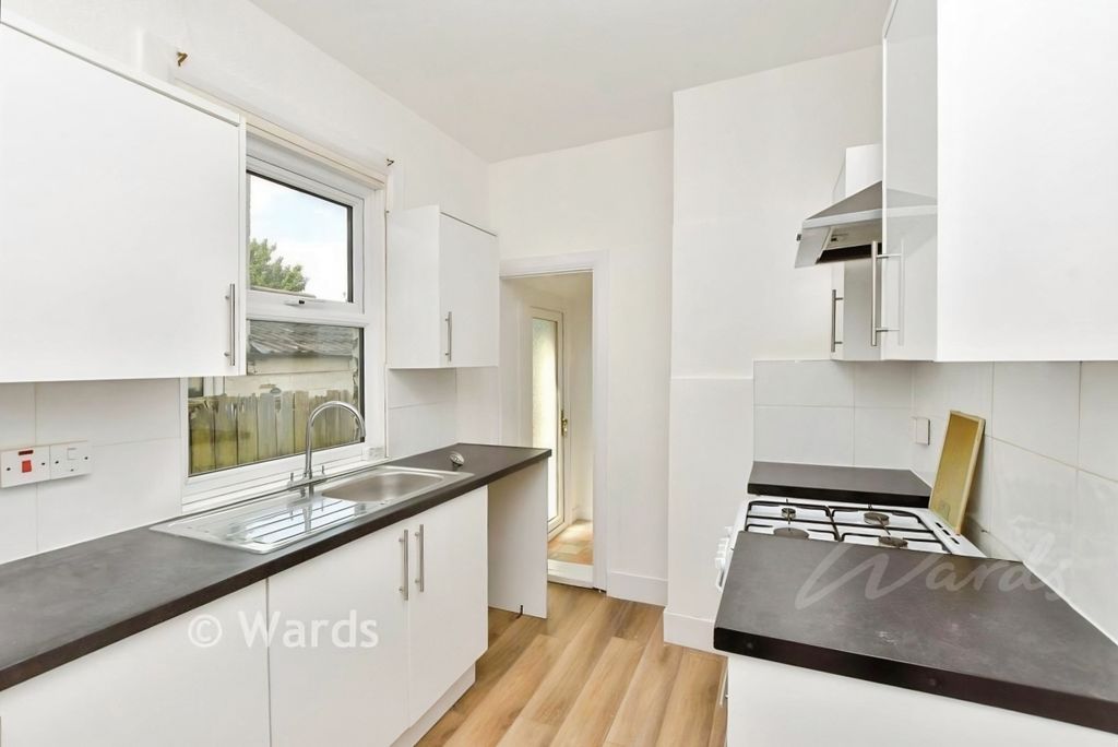 Property photo 2 of 10 Charter Kitchen