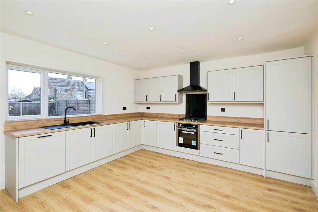 Property photo 3 of 25 Picture No. 24