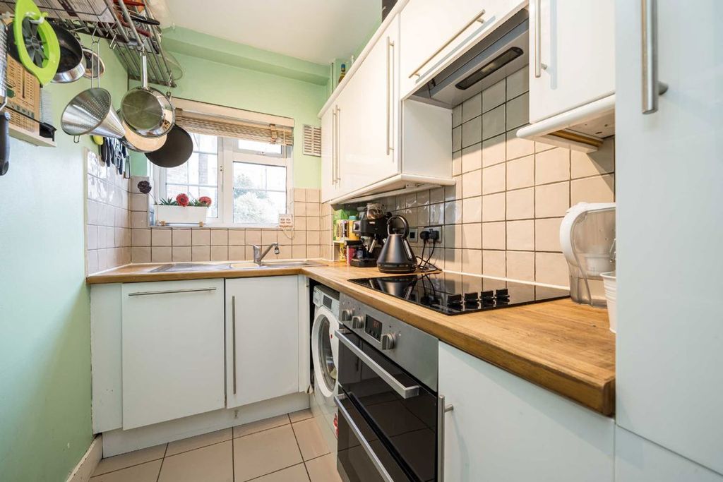 Property photo 3 of 5