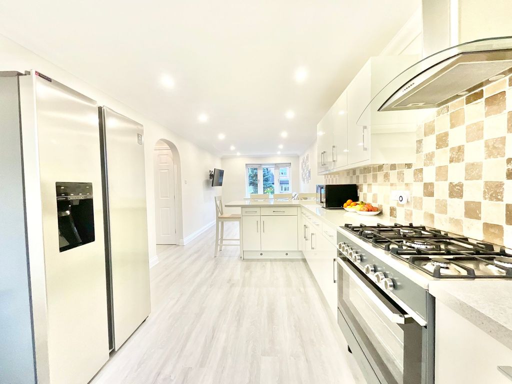 Property photo 3 of 29