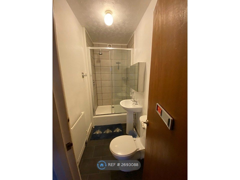 Property photo 3 of 13 Bathroom