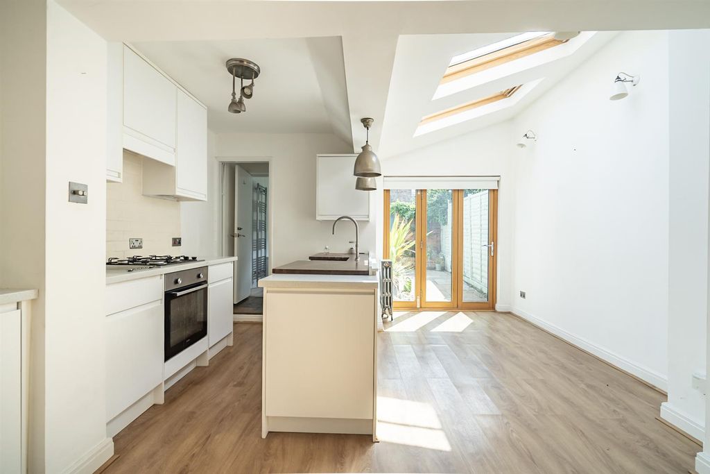 Property photo 2 of 16 Kitchen/Dining