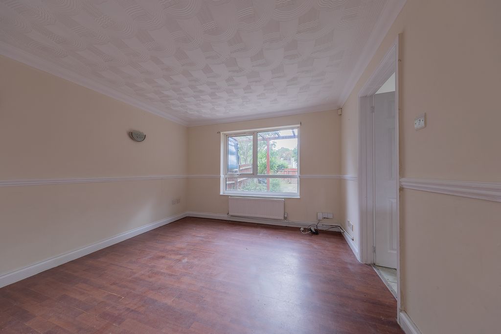 Property photo 2 of 35