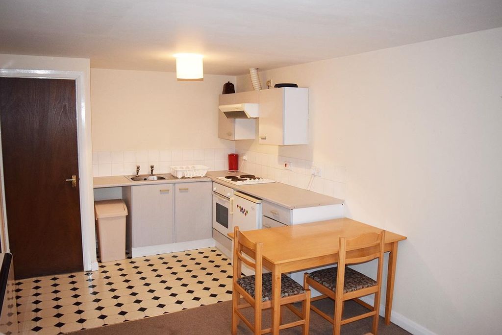 Property photo 2 of 6 1889972