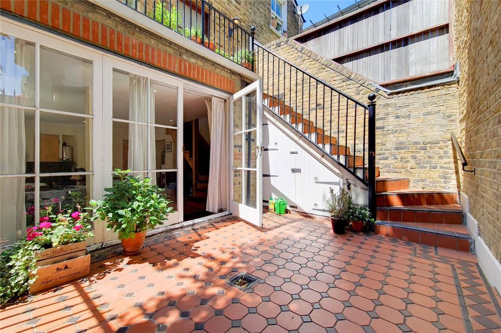 Property photo 2 of 6