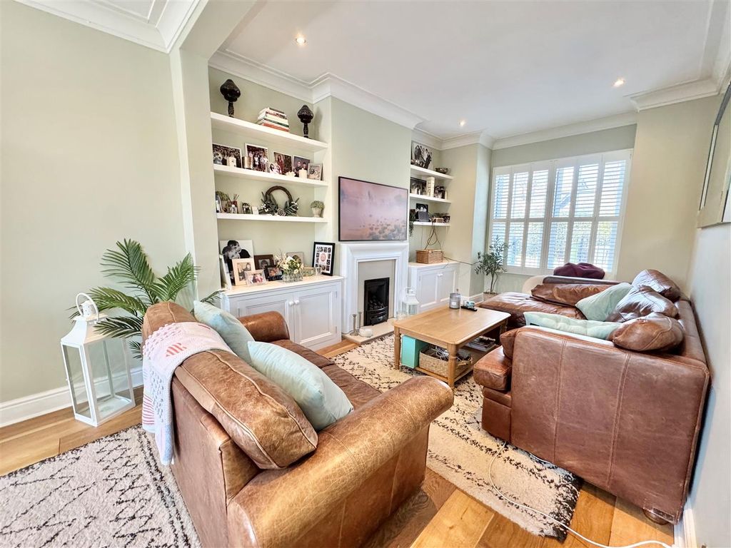 Property photo 2 of 17