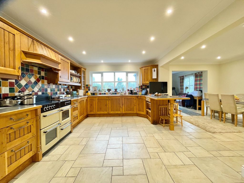 Property photo 3 of 37