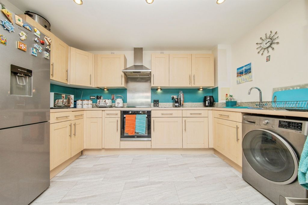 Property photo 2 of 15