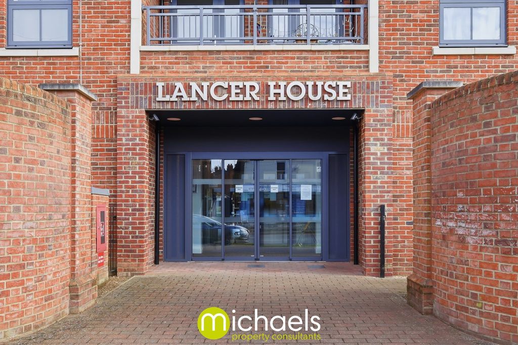 Property photo 2 of 30