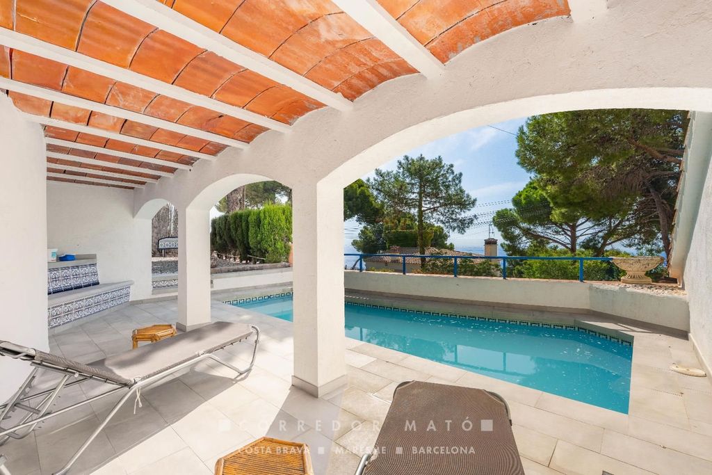 Property photo 1 of 48 Detached House With Sea Views And Great Potential On Tamariu's Golden Mile.
