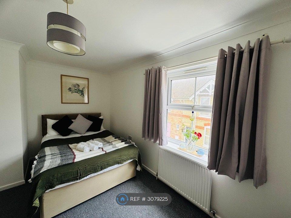 Property photo 1 of 15 Bedroom 1