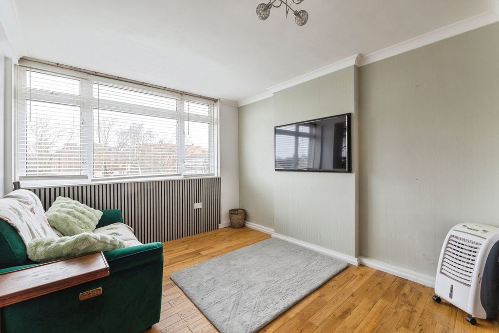 Property photo 3 of 19 Pbox-Img.Jpg